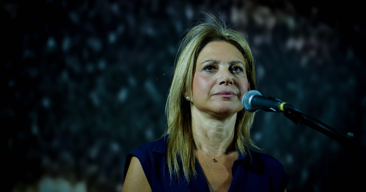 Grecii cauta un salvator politic in mama indurerata