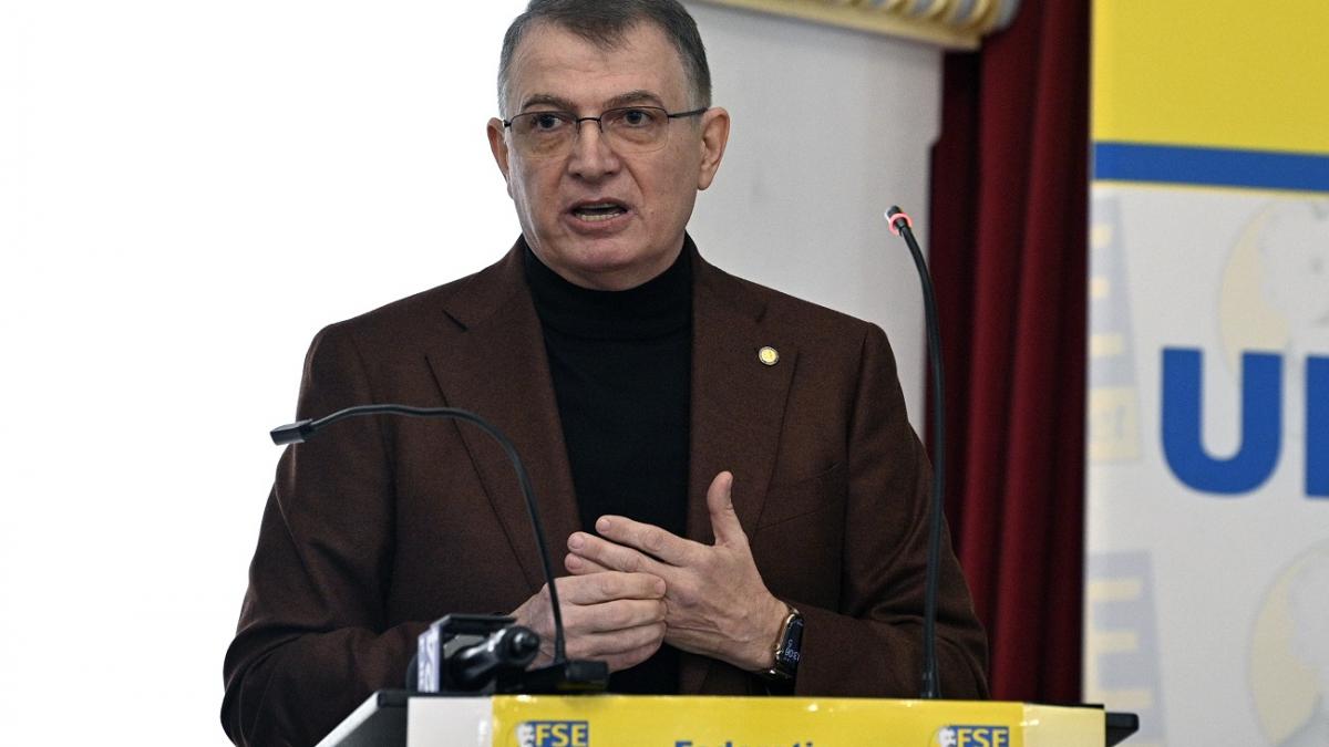 Marius Nistor cere demisia ministrului Educatiei