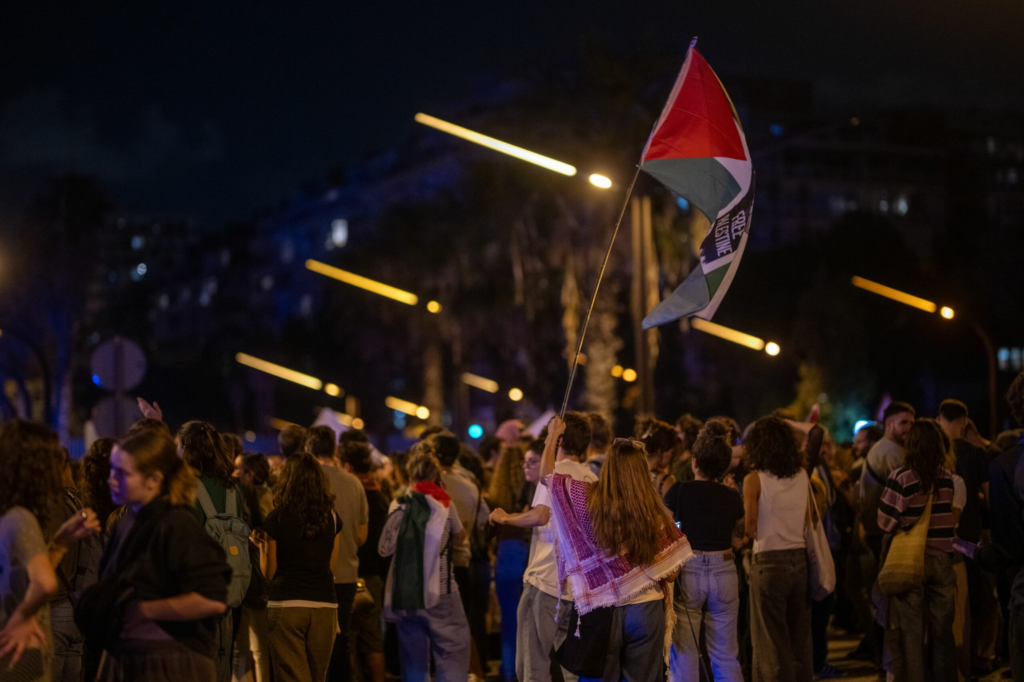 Mii de manifestanti s au adunat in Franta pentru Gaza