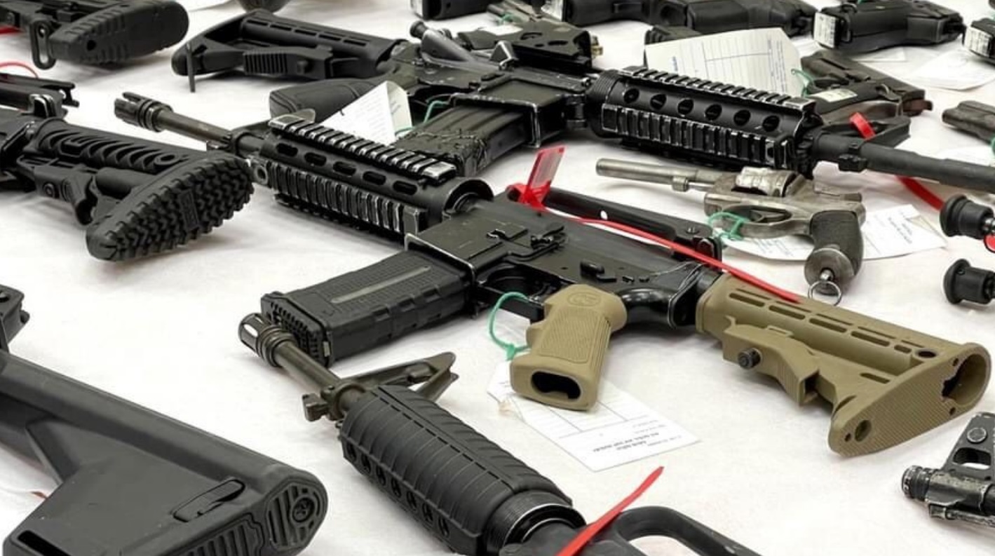 Peste 2700 de arme de foc confiscate