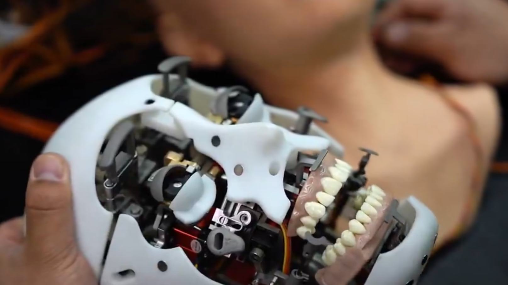 Robotii umanoizi marea miza in inteligenta artificiala Cat de aproape suntem