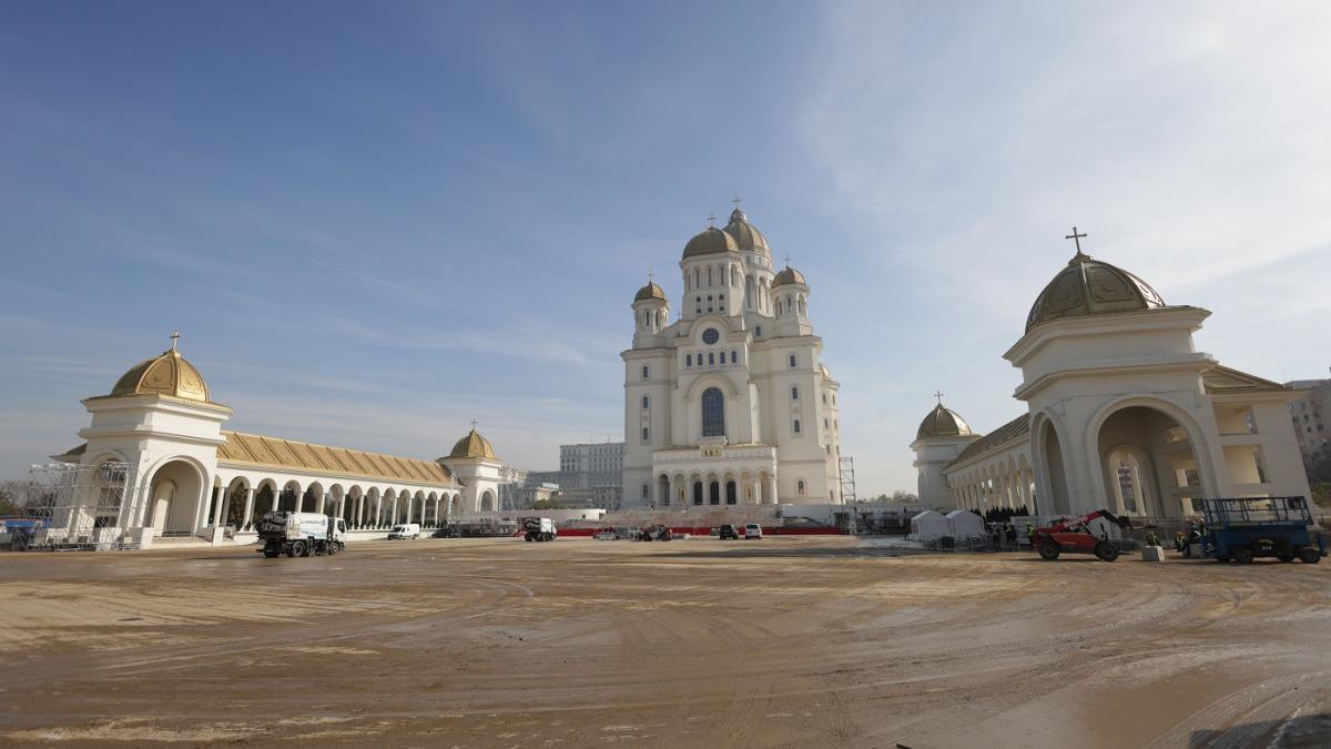 Sfinirea Catedralei Nationale de catre Patriarhul Bartolomeu I