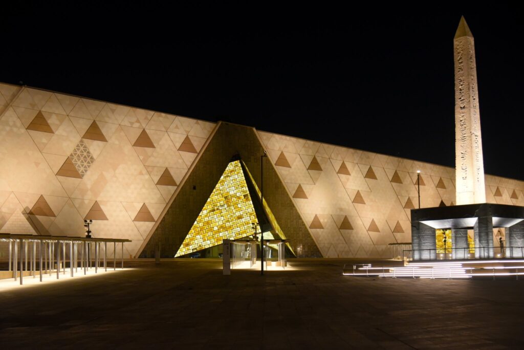 Egiptul inaugureaza Marele Muzeu Egiptean langa Piramide
