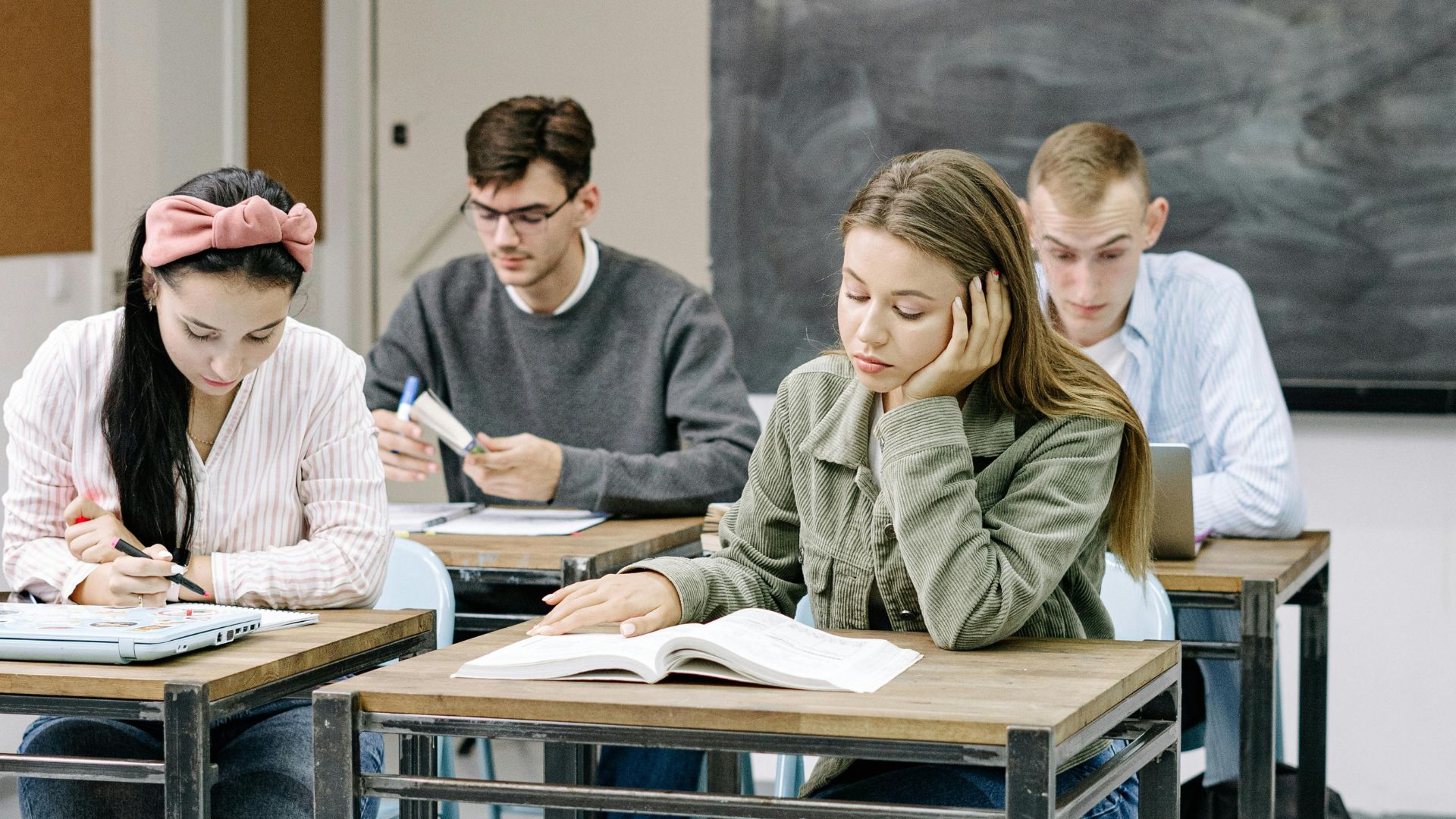 Ministerul Educatiei incepe un program pilot de descentralizare