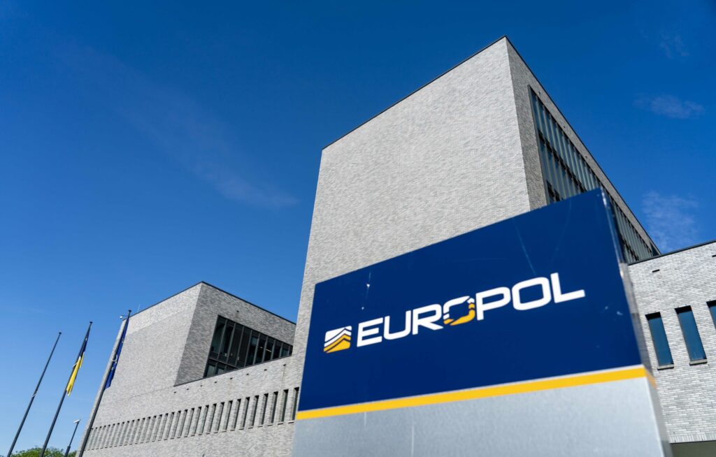 Sase arestari intr un complot de rapire descoperit
