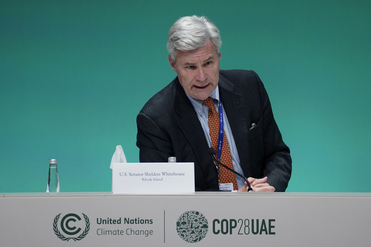 Sheldon Whitehouse se duce in Brazilia ca oficial la COP30
