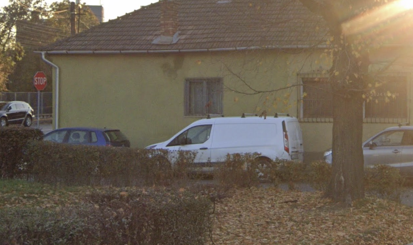 Trotuarele din Cluj Napoca sunt pline de masini