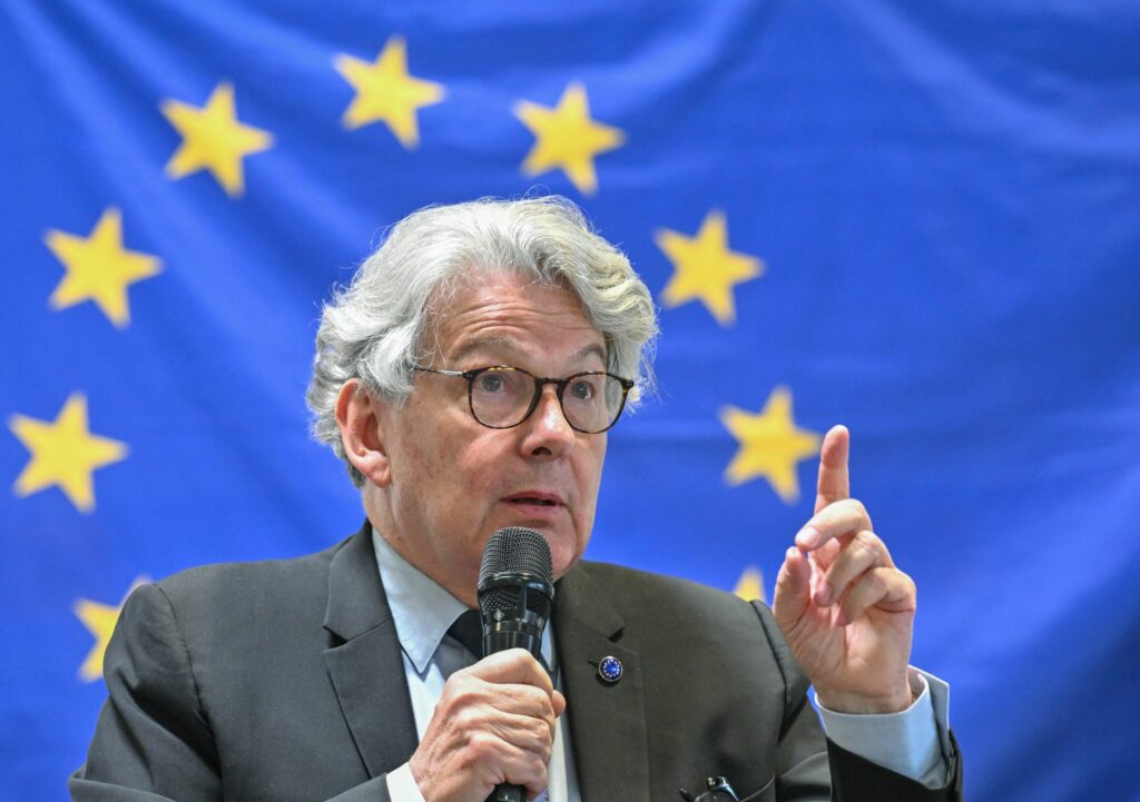Administratia Trump a suspendat vizele pentru 5 europeni De ce