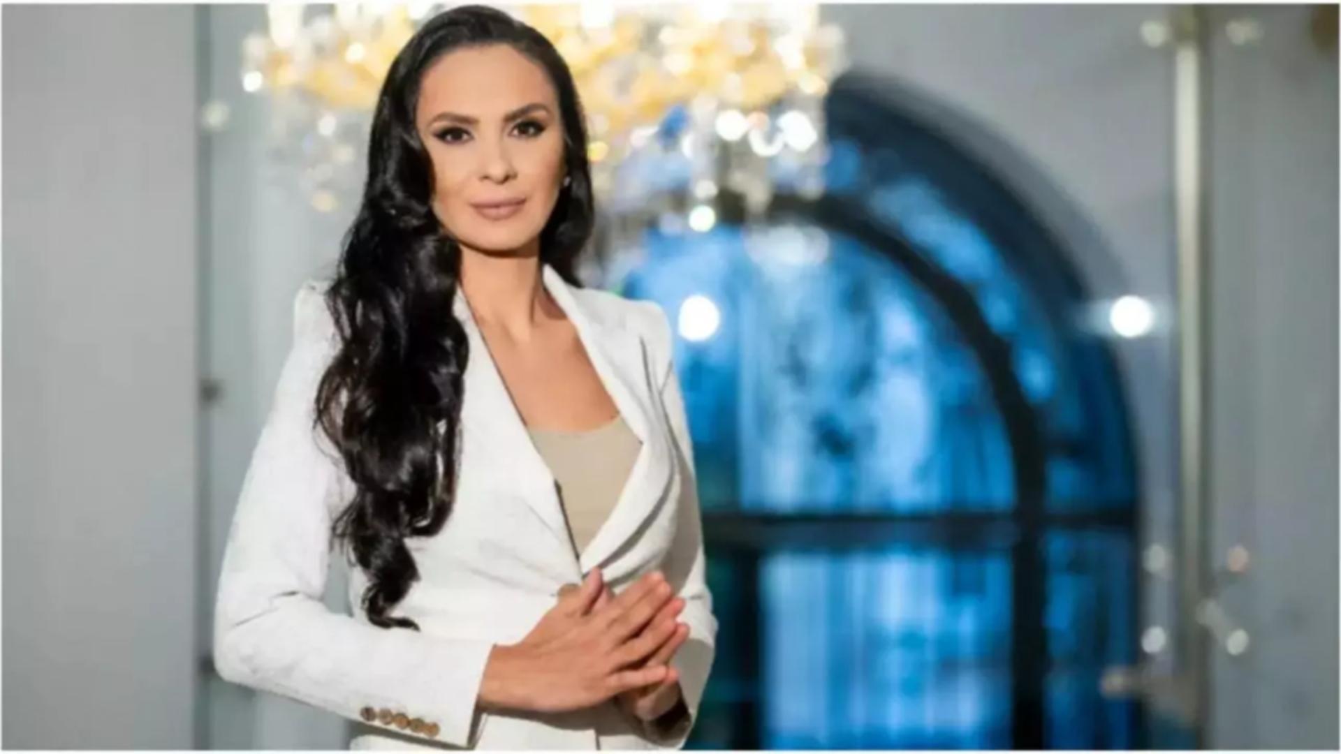 Alexandra Pacuraru demoleaza suveranisti vopsiti Becali si Visan