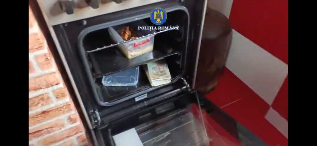 Bani din evaziune printre carnati in Buzau