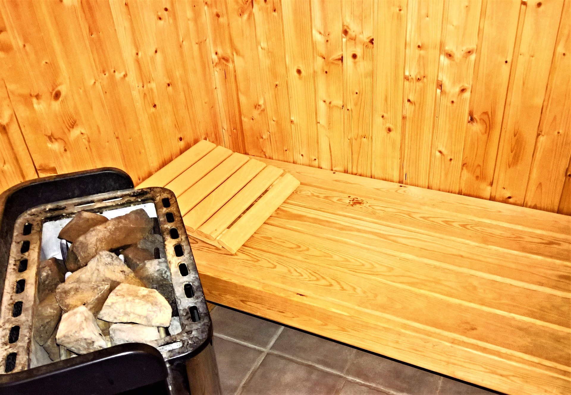 Cuplu descoperit mort dupa ce s a blocat in sauna
