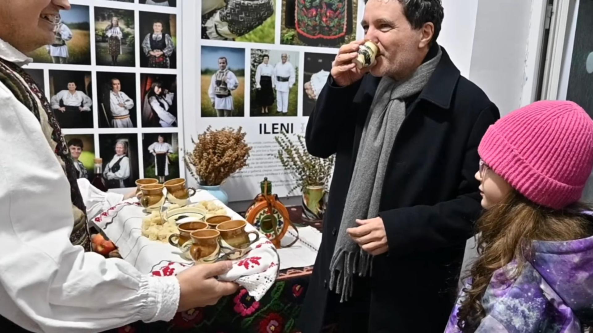 Nicusor Dan vizita la muzeul de Craciun