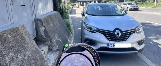 O mama din Cluj blocata pe o strada in Marasti