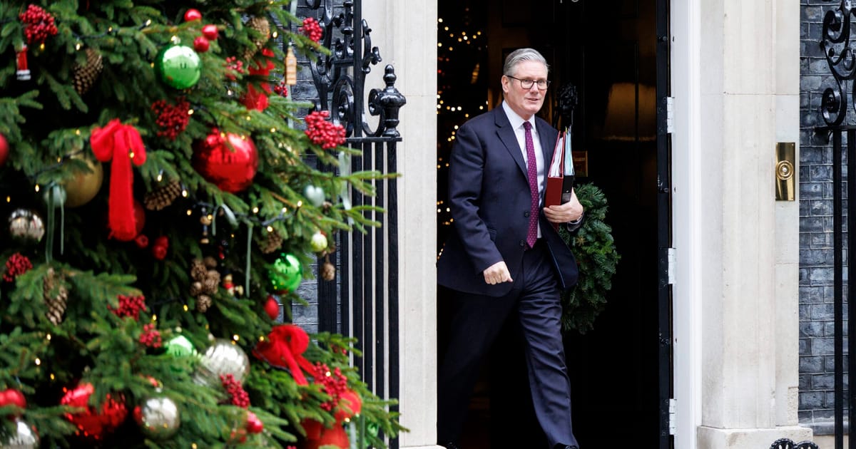 PMQs Starmer respinge atacurile festive ale lui Badenoch