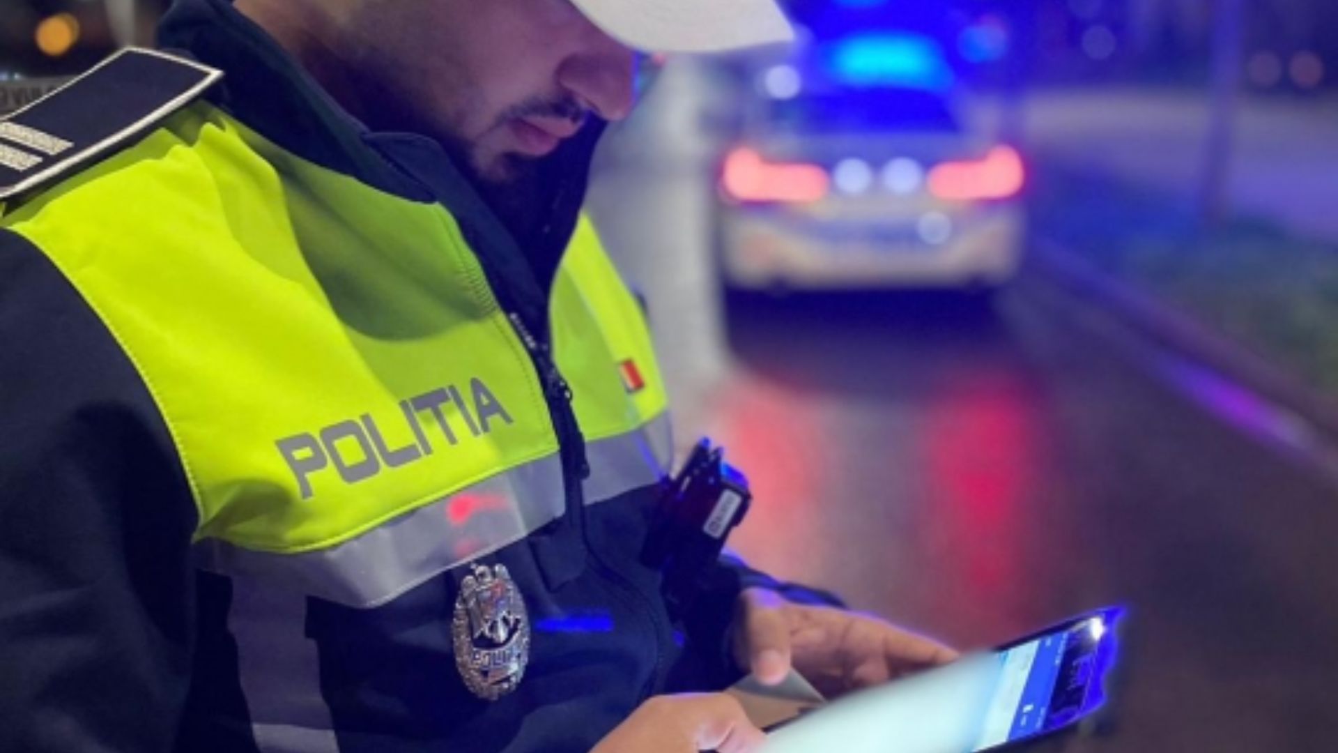 Patru fugari gasiti 320 de persoane legitime