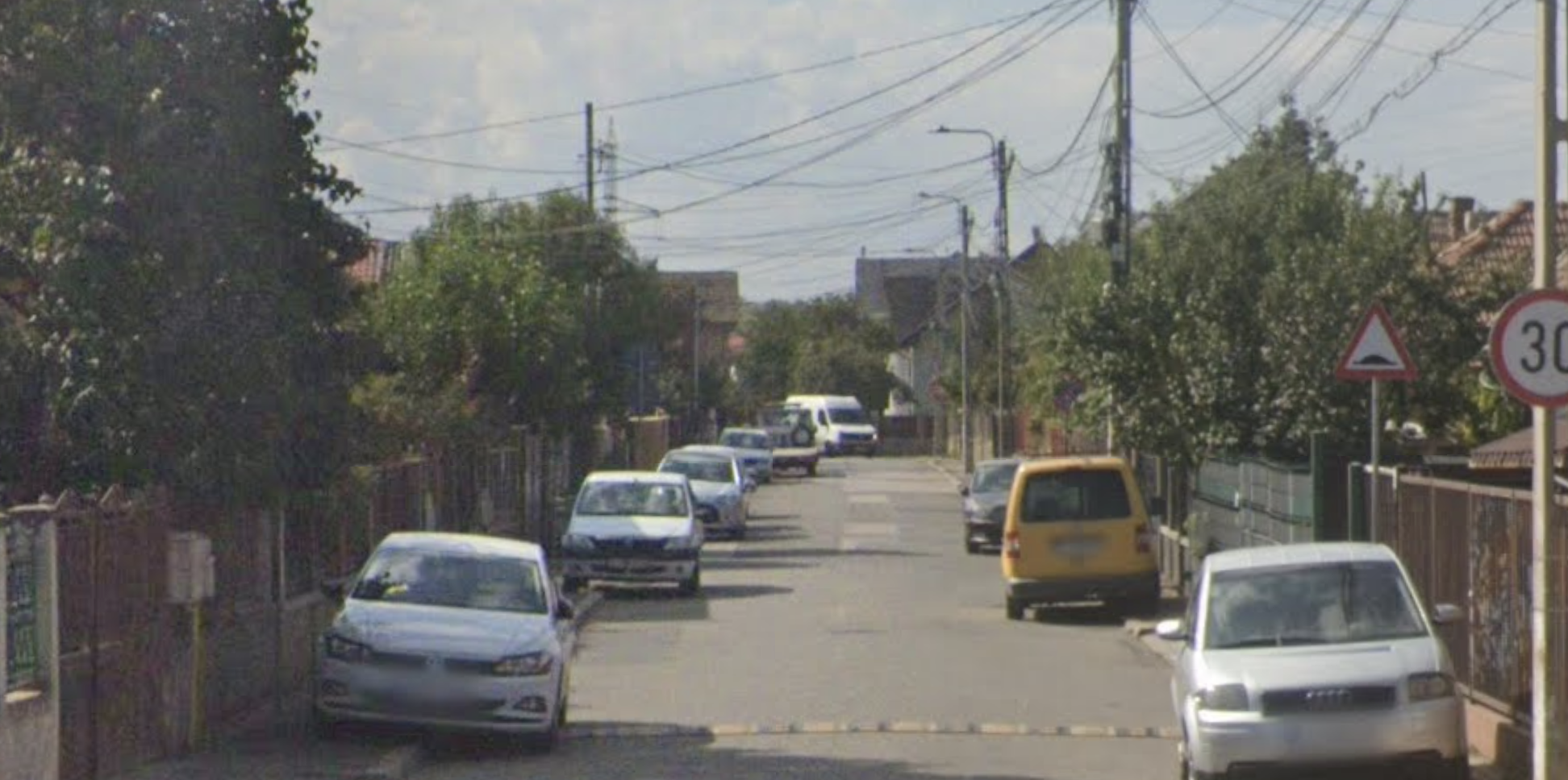 Pericol urias in Cluj Masinile parcate obstructioneaza vizibilitatea