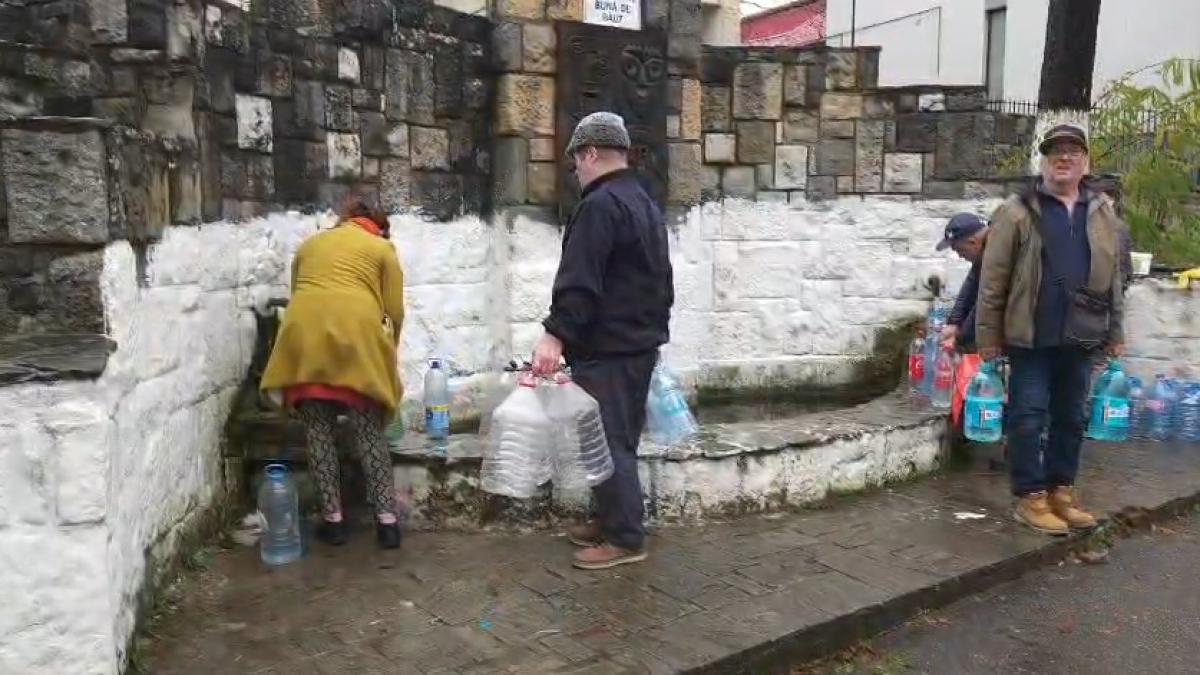 Prefectii din Dambovita si Prahova cer apa pentru sinistrati