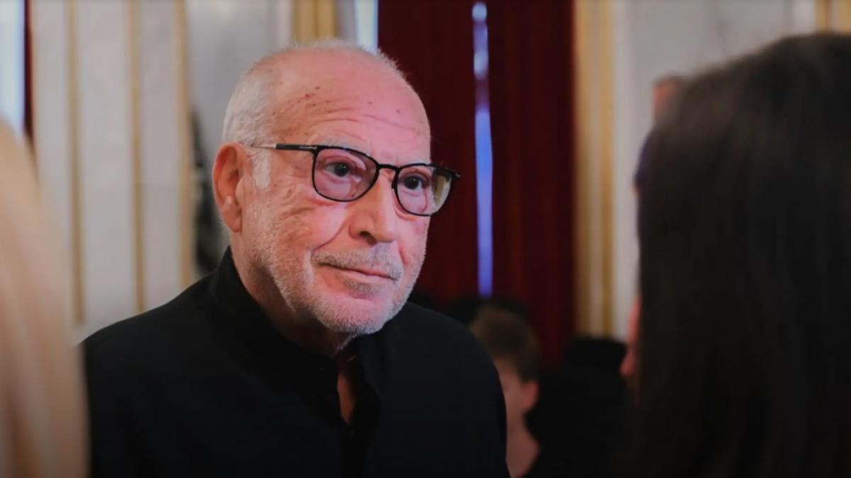 Profesorul Dan Voiculescu Demnitatea romanului a fost afectata