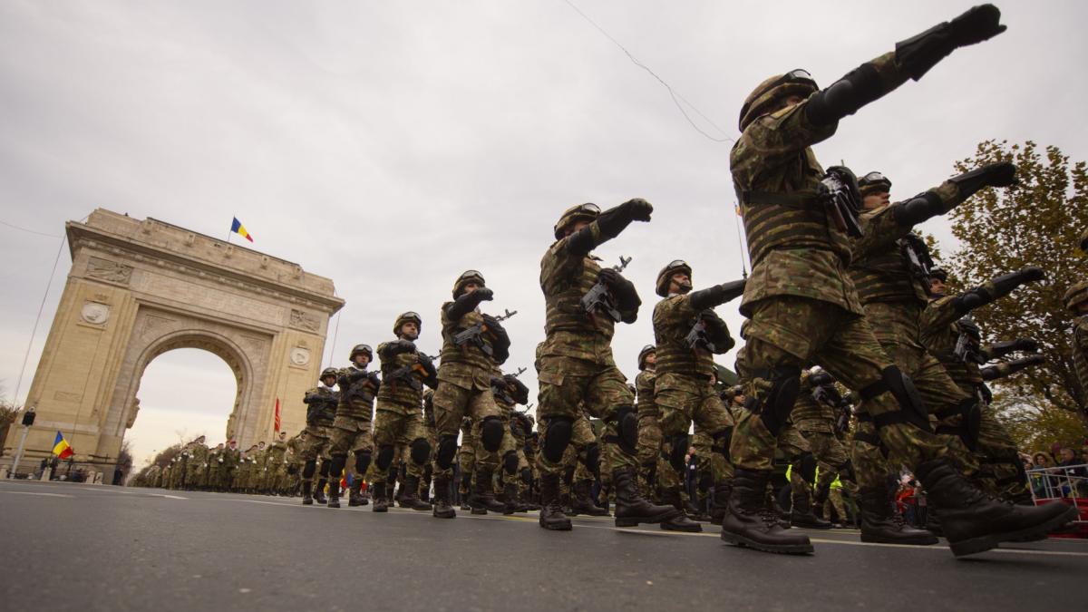 patriotismul militarizat si romanul spectator ritualul statului