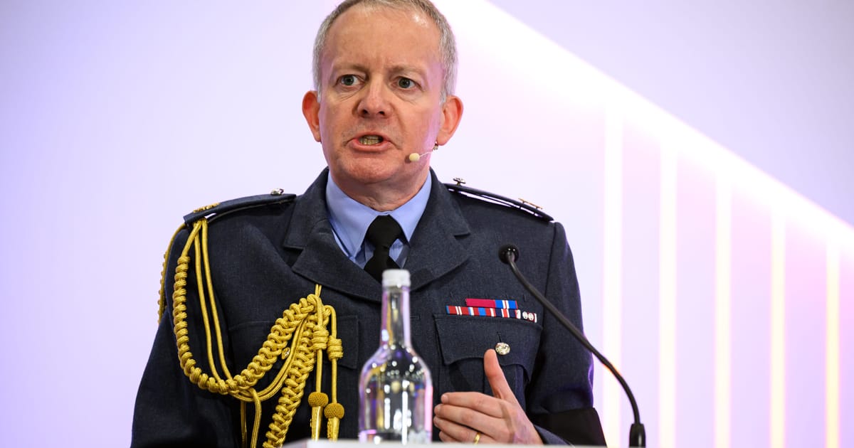 Apararea Regatului Unit are reduceri spune seful armatei