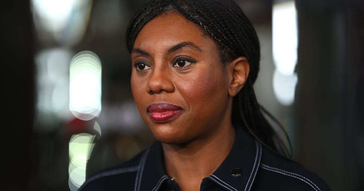 Kemi Badenoch il destituie pe Robert Jenrick din echipa de conducere a Tory
