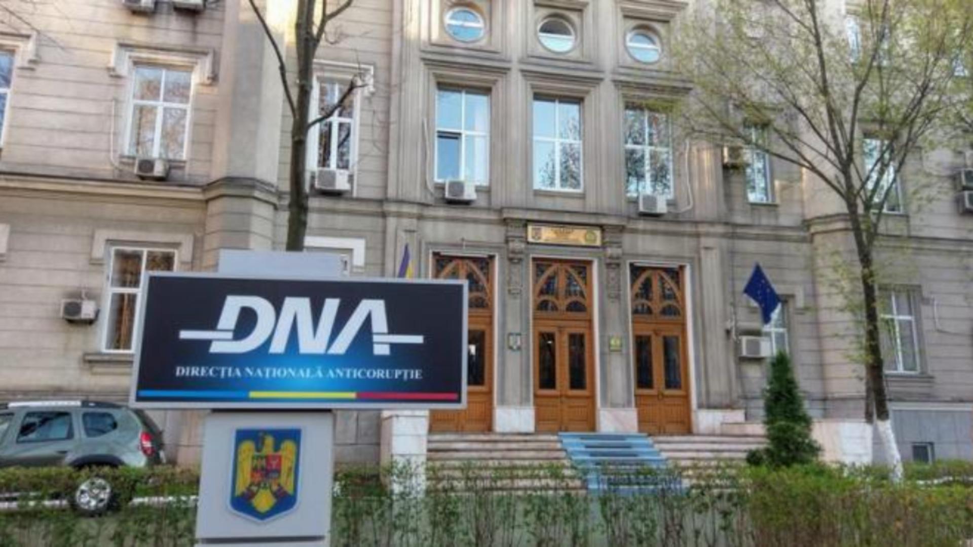 Ministru USR implicat intr un scandal de coruptie