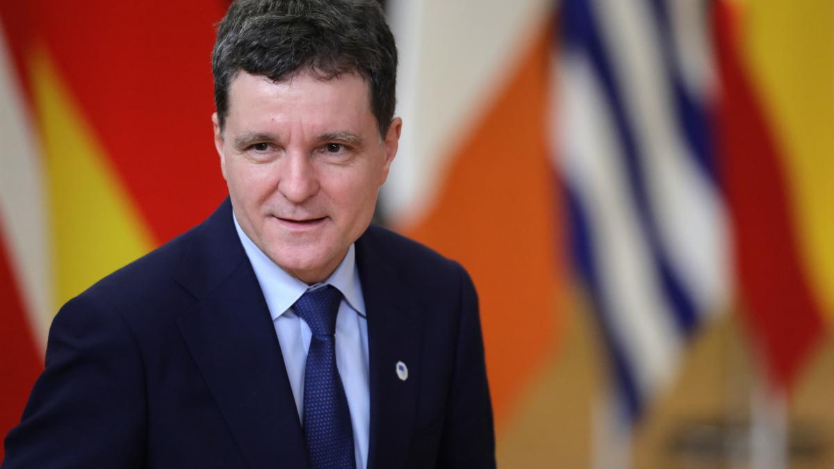 Nicuser Dan explica de ce a lipsit de la Davos Activitatea diplomatica nu se limiteaza la o zi o