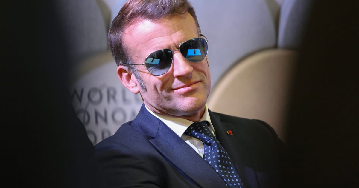 Ochelarii lui Macron captivateaza Davosul si ofera Europei un meme de actualitate