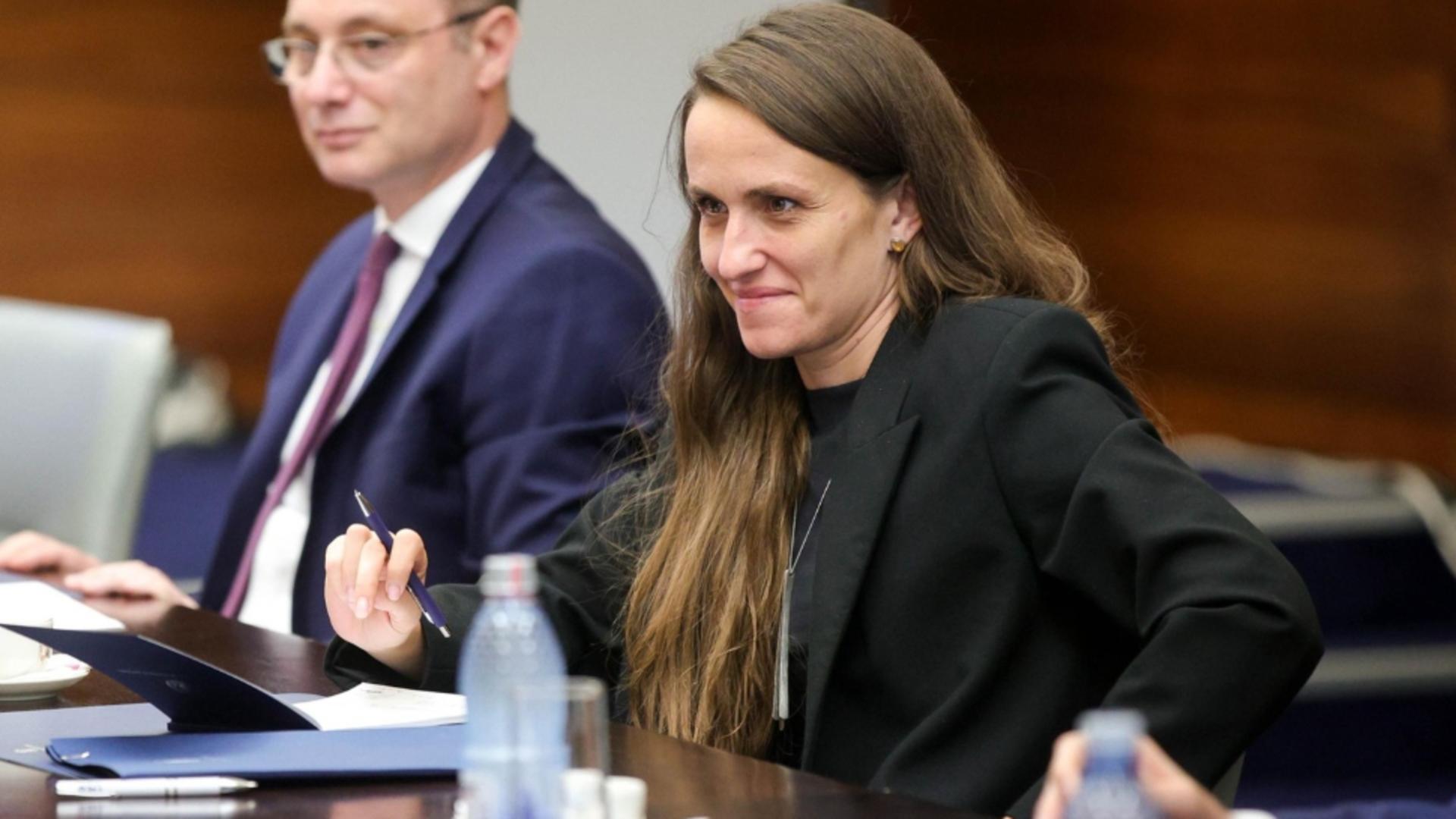 Opozitia suveranista propune o motione impotriva Toiu