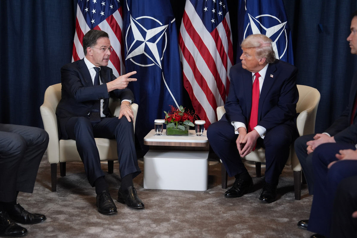 Trump declara ca nu va introduce tarife dupa ce a ajuns la un cadru pentru acordul referitor la Groenlanda