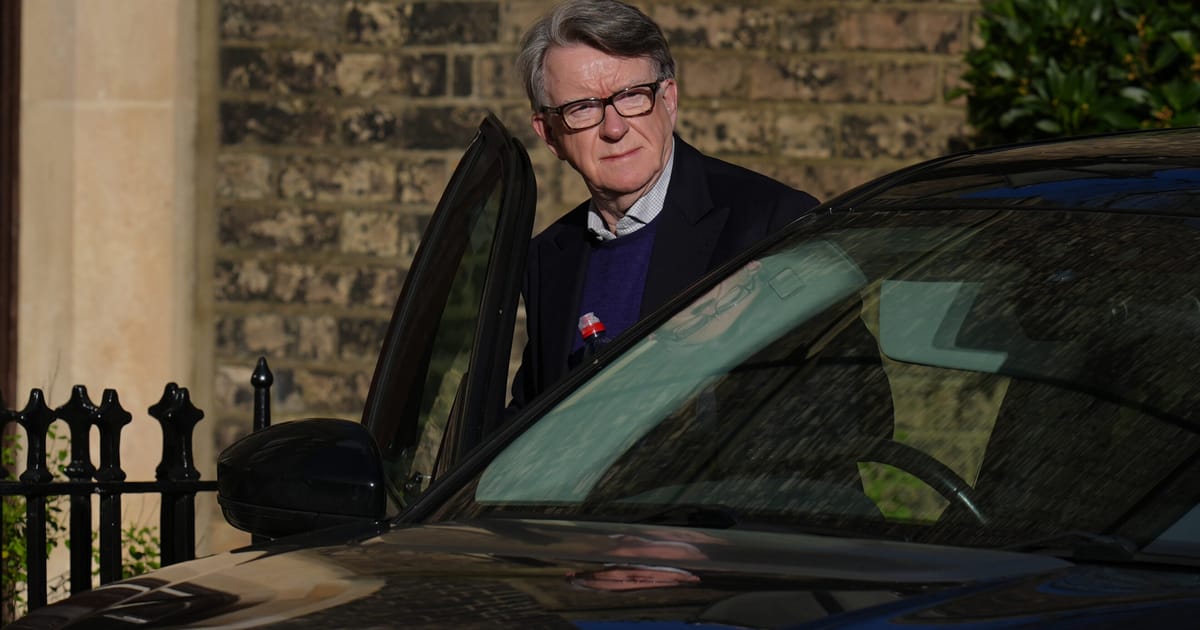 Politia solicta guvernului britanic sa pastreze schimbul esential de emailuri intre Mandelson si Epstein