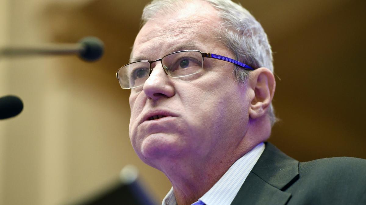 Romania in deriva o noua carate scrisa de Rasvan Popescu a fost lansata la Iasi