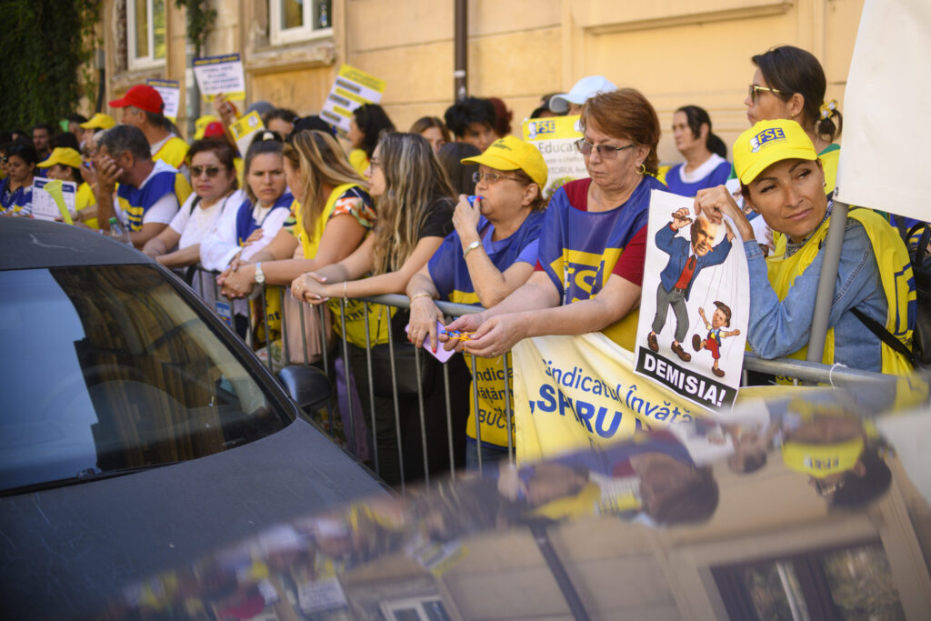 Sindicatele din invatamant protestez in fata Guvernului ANOSR se alatura actiunii de protest Ce revendicari au sindicatele prin acesta manifestatie