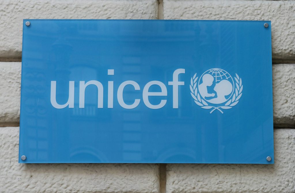 UNICEF condamna atacurile aeriene din Myanmar Civilii suporta efectele conflictului