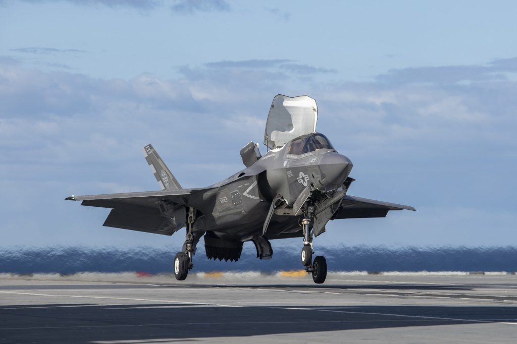 Un fost pilot de vanatoare F 35 din SUA a fost arestat pentru ca a antrenat fortele aeriene chineze