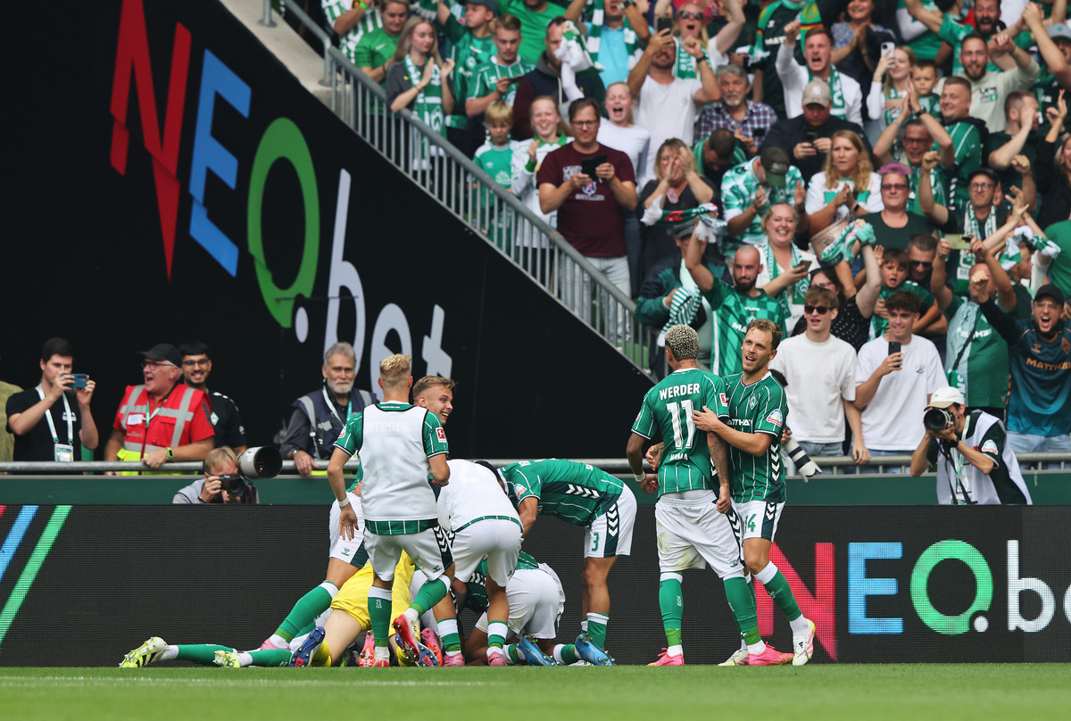 cea mai buna echipa de fotbal din germania anuleaza calatoria la minneapolis invocand intensificarea imigratiei sub conducerea lui trump