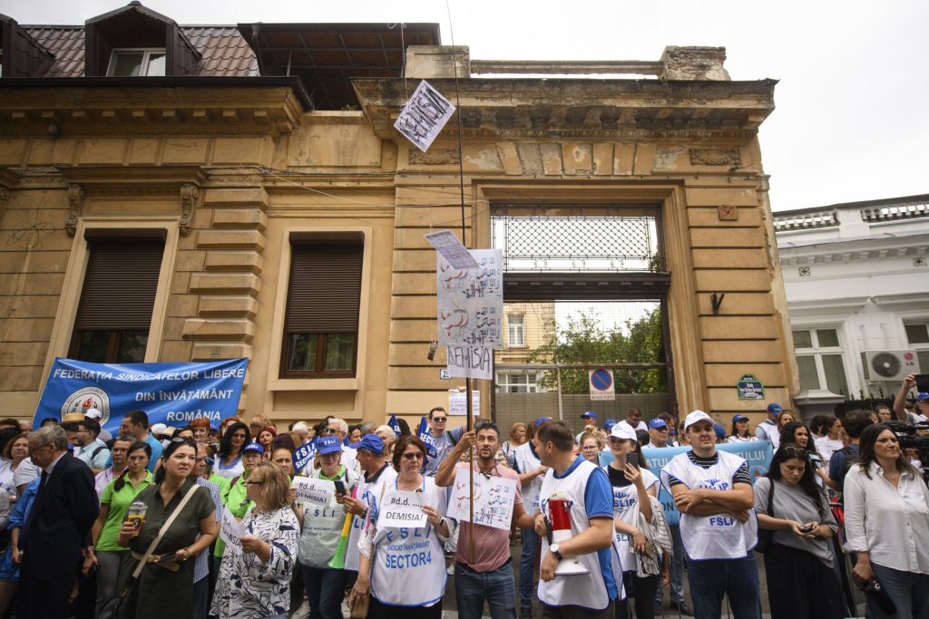 protest general al sindicatelor din educatie miercuri la cotroceni vrem un ministru care sa empathizeze cu studentii si profesorii