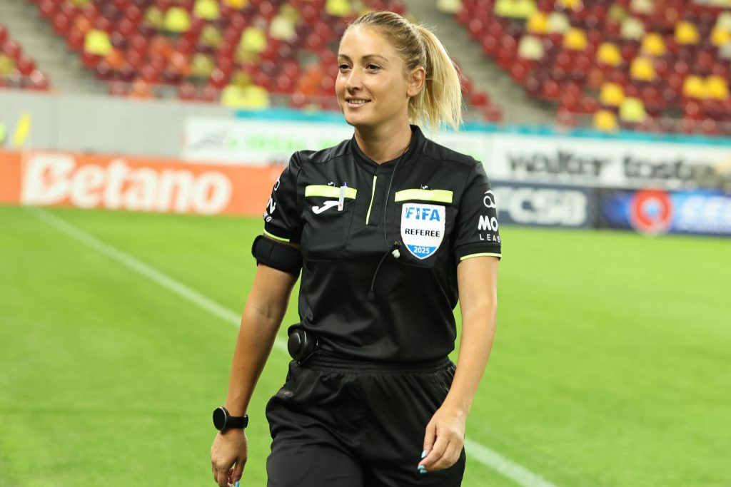 Alina Pesu aleasa sa arbitreze meciul Franta Polonia din preliminariile Cupei Mondiale de fotbal feminin 2027