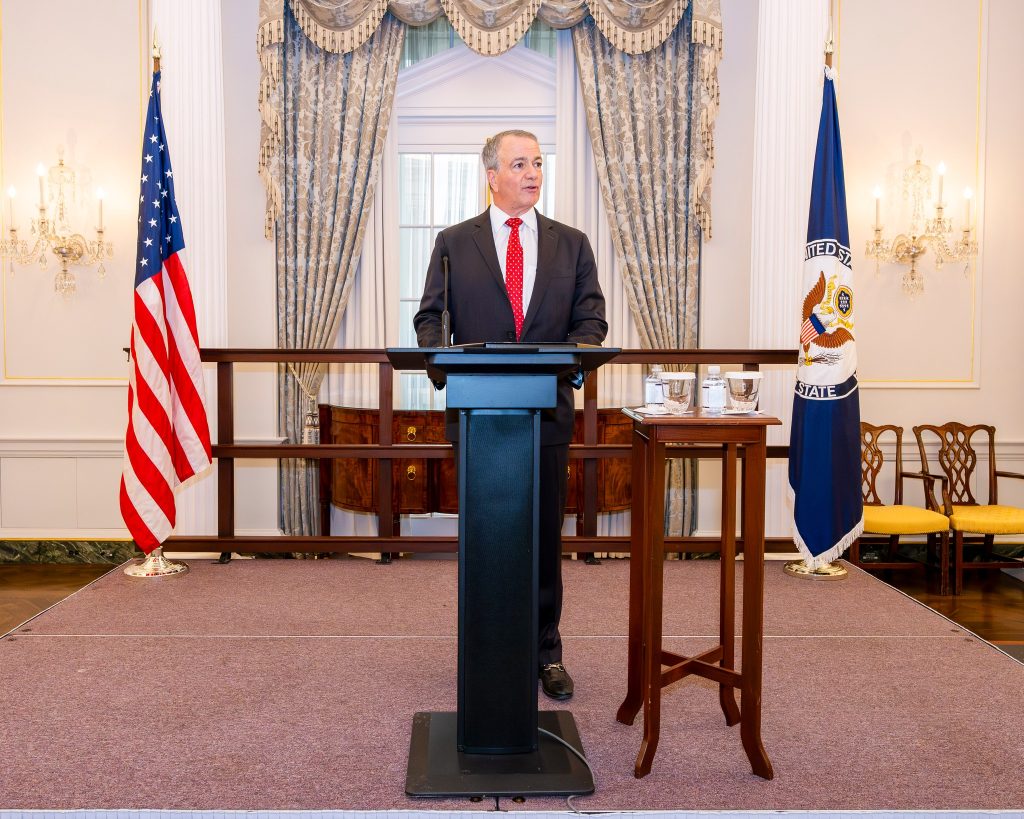 Darryl Nirenberg isi asuma oficial rolul de ambasador al Statelor Unite in Romania Ceremonia de prezentare a scrisilor de acreditare se va desfura pe 3 martie la Cotroceni