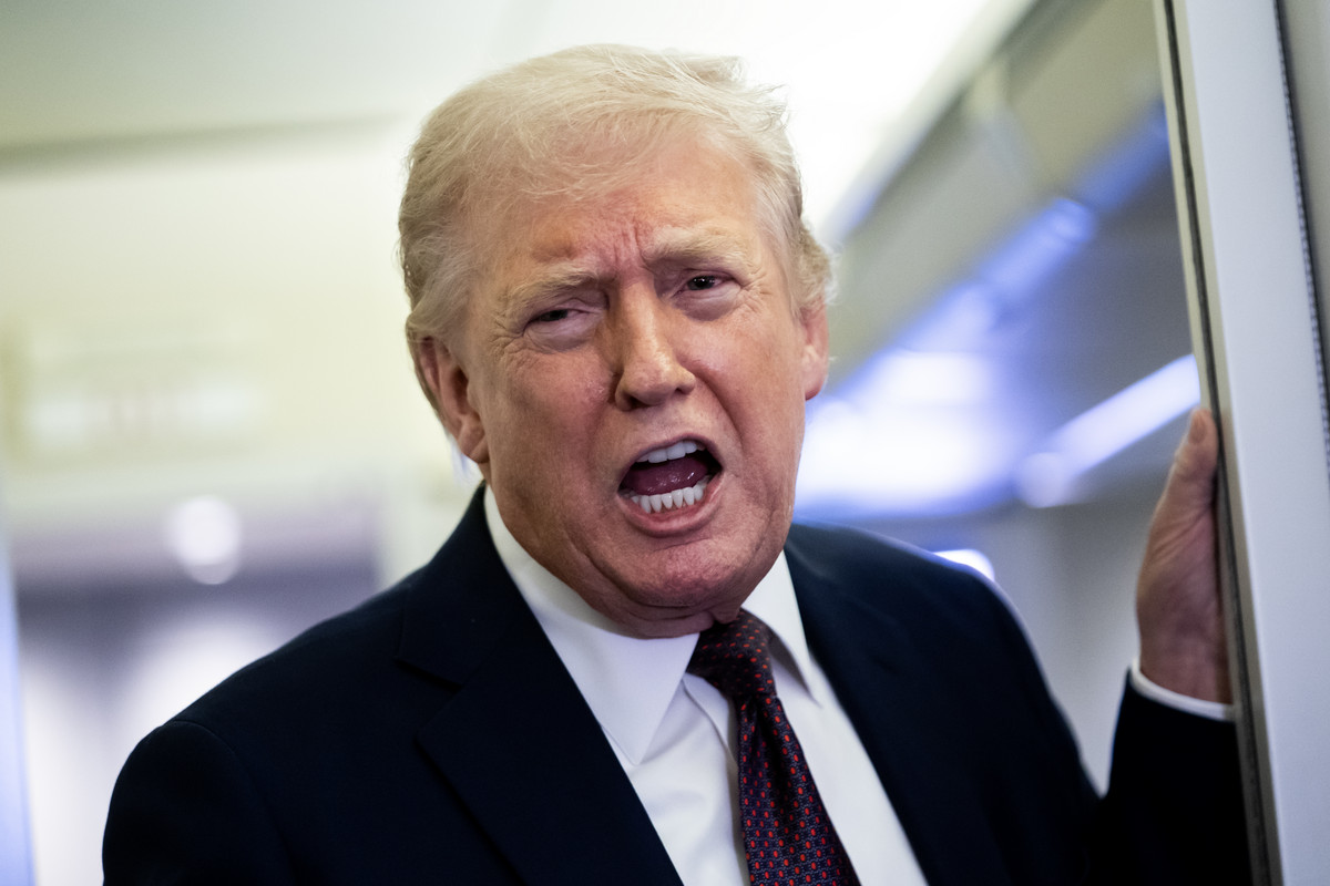 Democratii il critica pe Trump pentru un mesaj in care sarbatoreste moartea lui Mueller