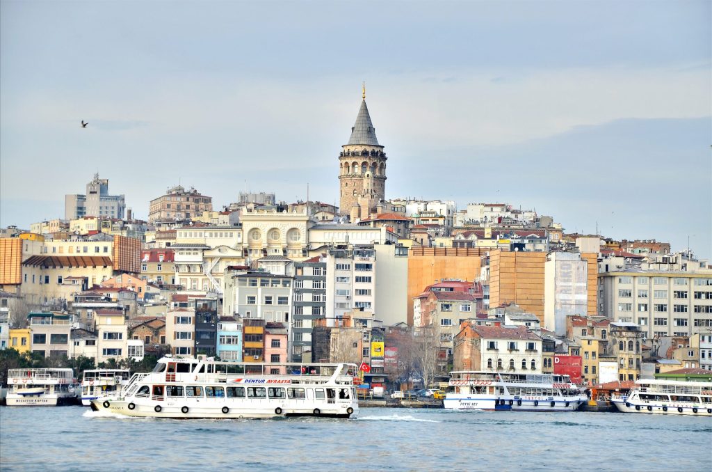 Doua cladiri din Istanbul sau prabusit in urma unei explozii de gaz cu cateva zile inainte de meciul cu Romania