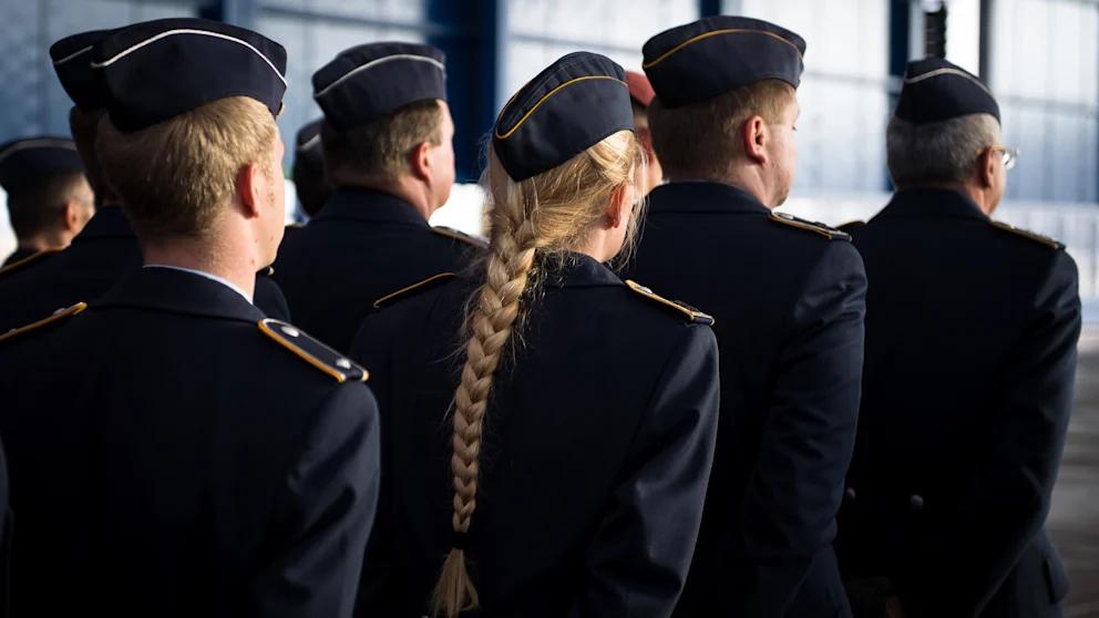 Germania introduce noi reglementari in armata referitoare la barbi si coafuri