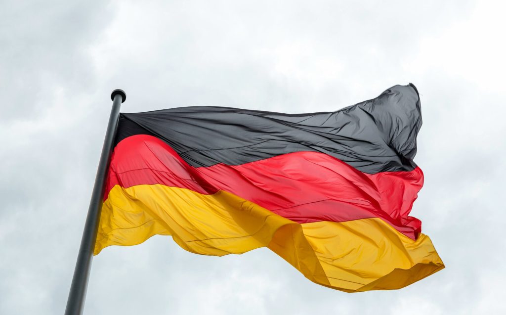 Germania isi reduce restrictiile la exportul de armament catre statele din Golf si Ucraina