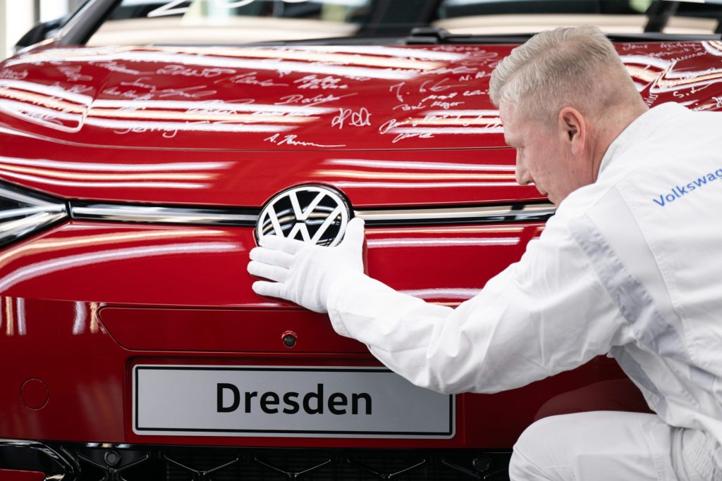 Gigantii europeni isi modifica traiectoria Volkswagen se retrage din domeniul automobilelor si se orienteaza spre productia de componente pentru scuturi antiracheta avand planuri de vanzare pe intreg continentul