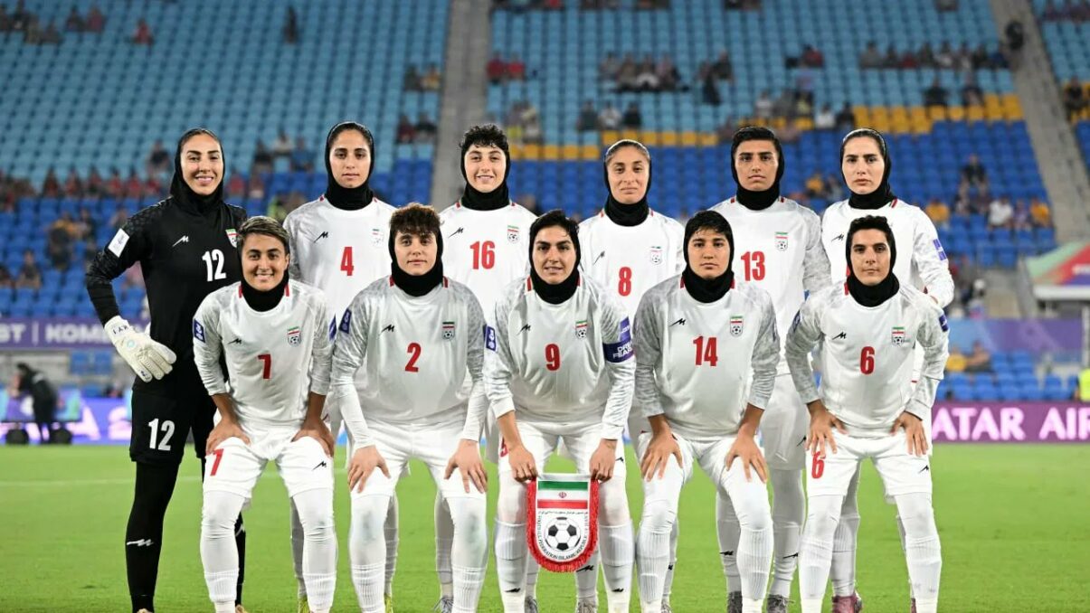 Inc o doua jucatoare de la echipa nationala feminina de fotbal a Iranului au cerut azil in Australia