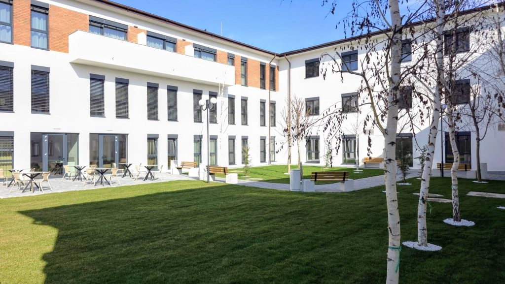 Inscrierile pentru caminul de batrani din Cluj au inceput 70 de locuri disponibile pentru seniori singuri Cum sa depui dosarul incepand cu 20 martie