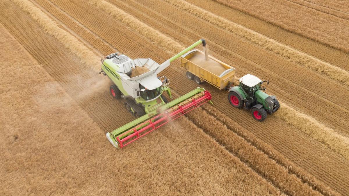 Liga Asociatiilor Producatorilor Agricoli solicita Guvernului o reducere urgenta a accizei pe motorina din