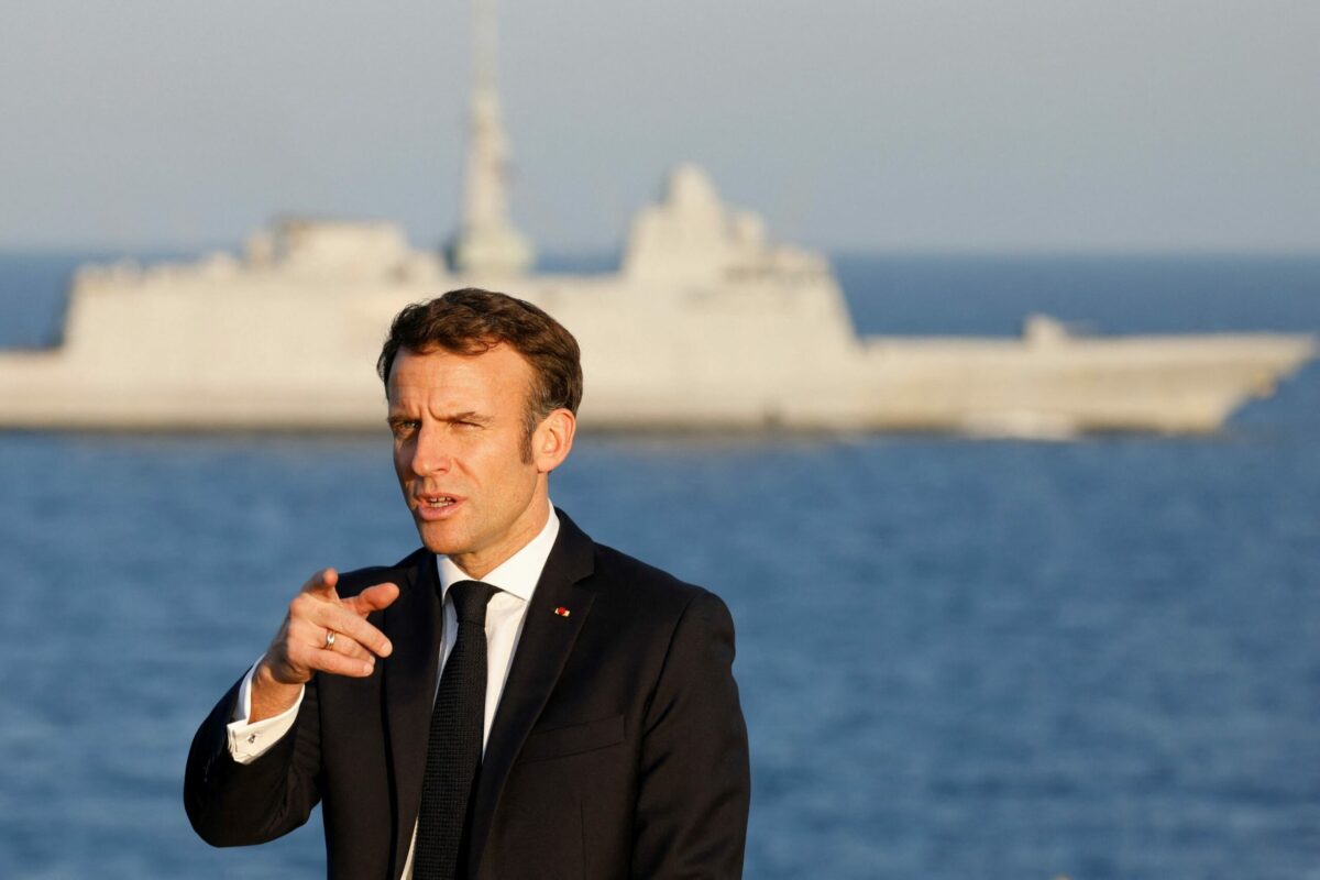 Macron anunta confiscarea in Marea Nordului a unui petrolier din flota rusa fantoma
