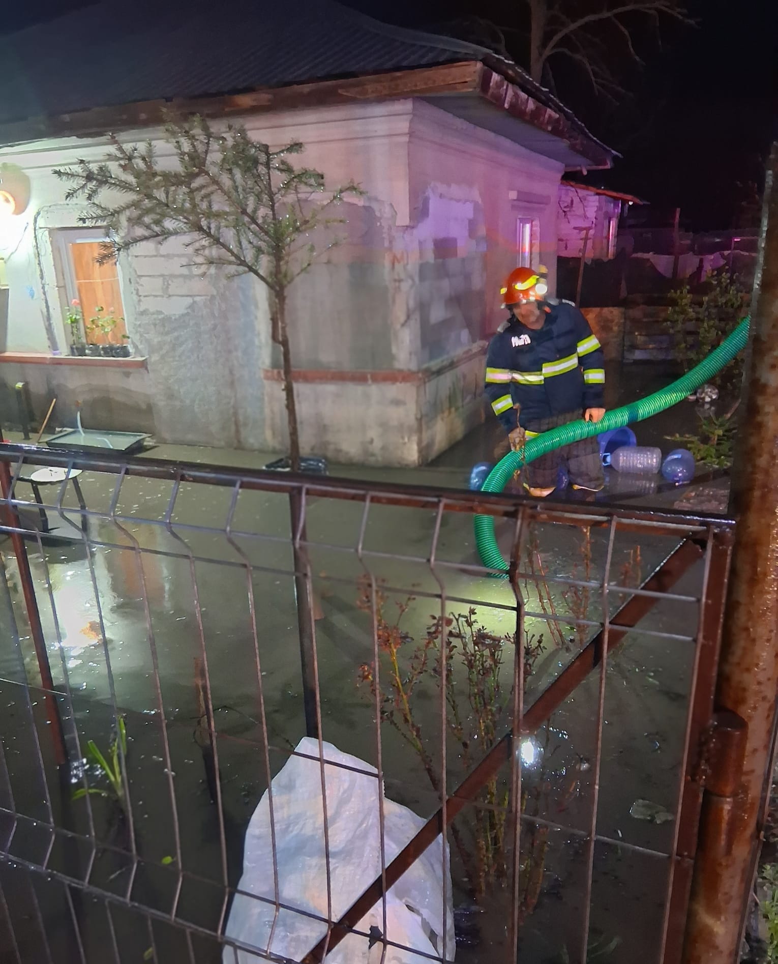 Ploi abundente in Giurgiu Multe curti au fost inundate