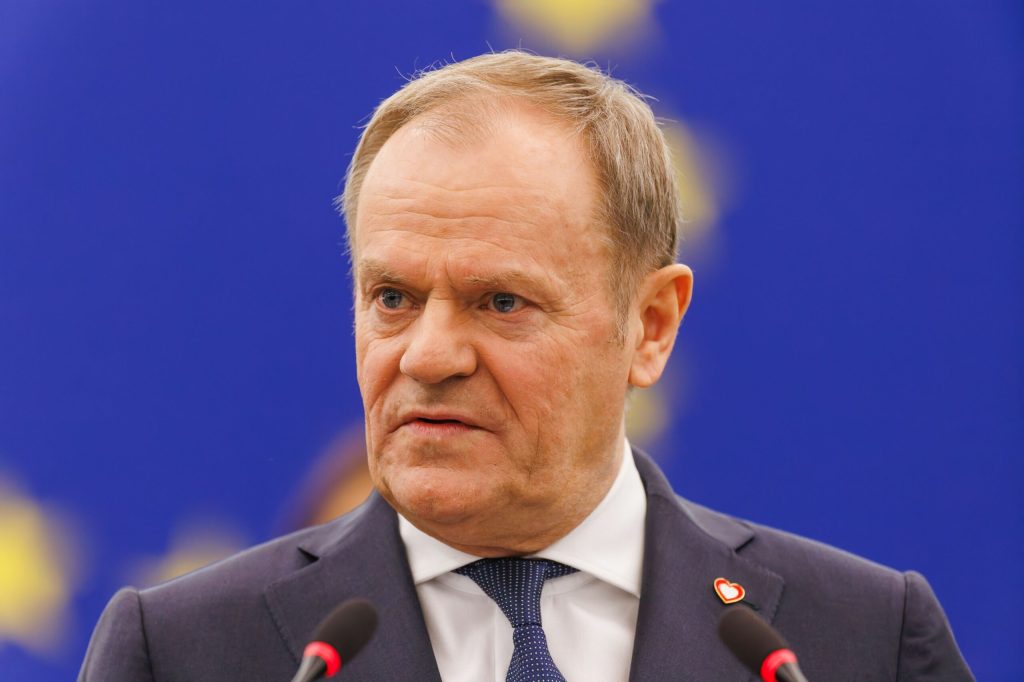 Polonia contesta implicarea Frantei in orice plan nuclear european si isi arata sprijinul pentru SUA